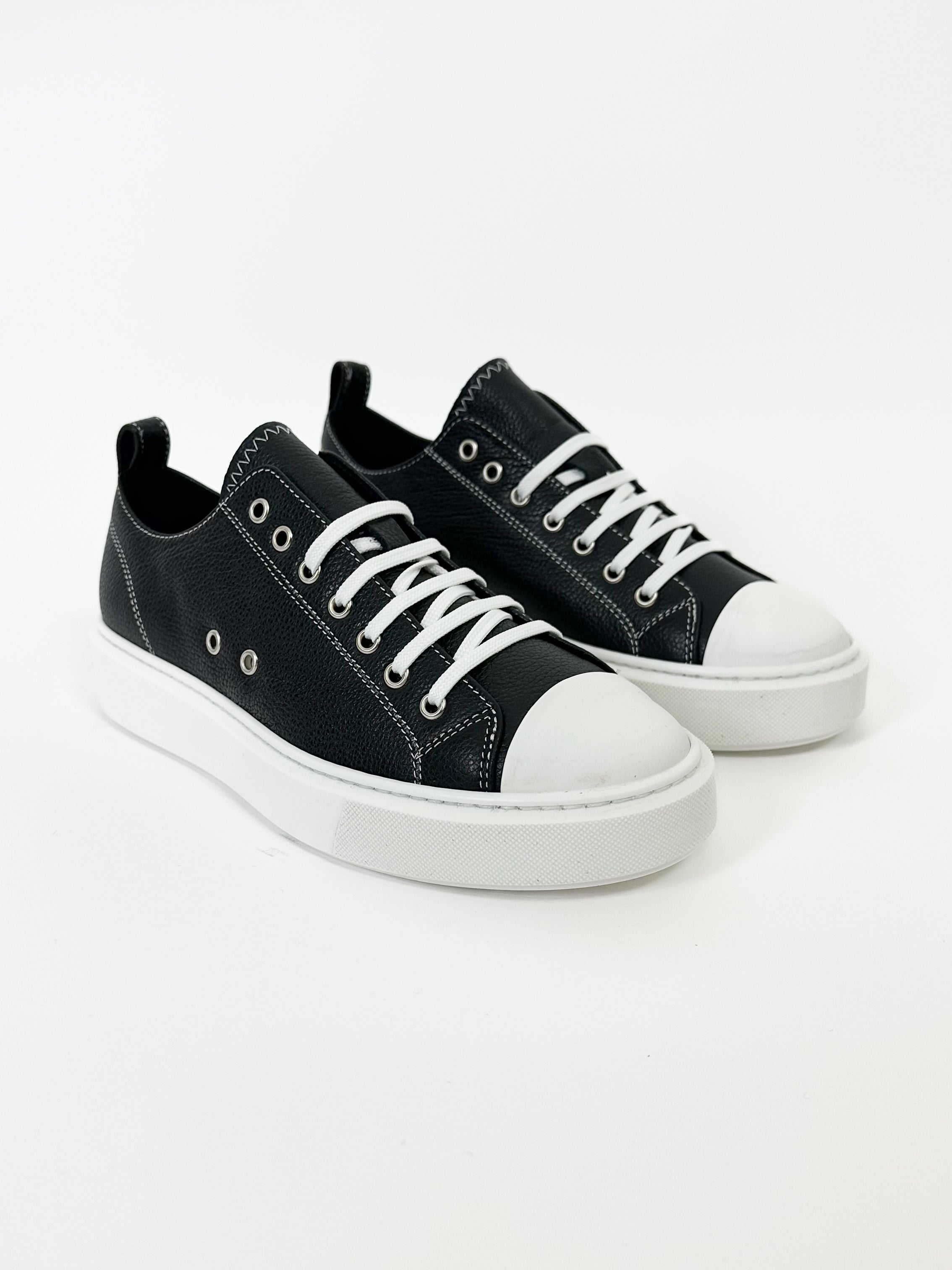 SNEAKERS HIGH QUALITY